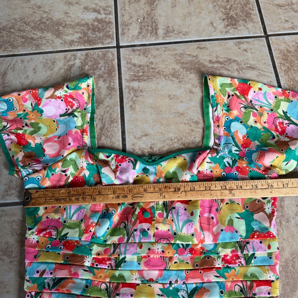Unique Vintage Frog Ribbit Rainbow Print‎ Swing Dress Size Medium Novelty AOP - Picture 4 of 13